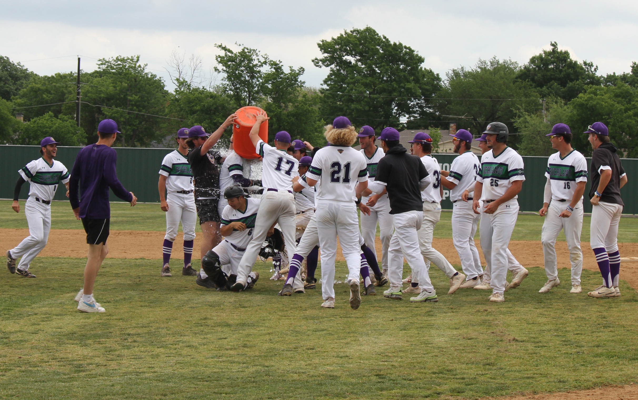 No. 12 Richland Rallies Past No. 2 Eastfield