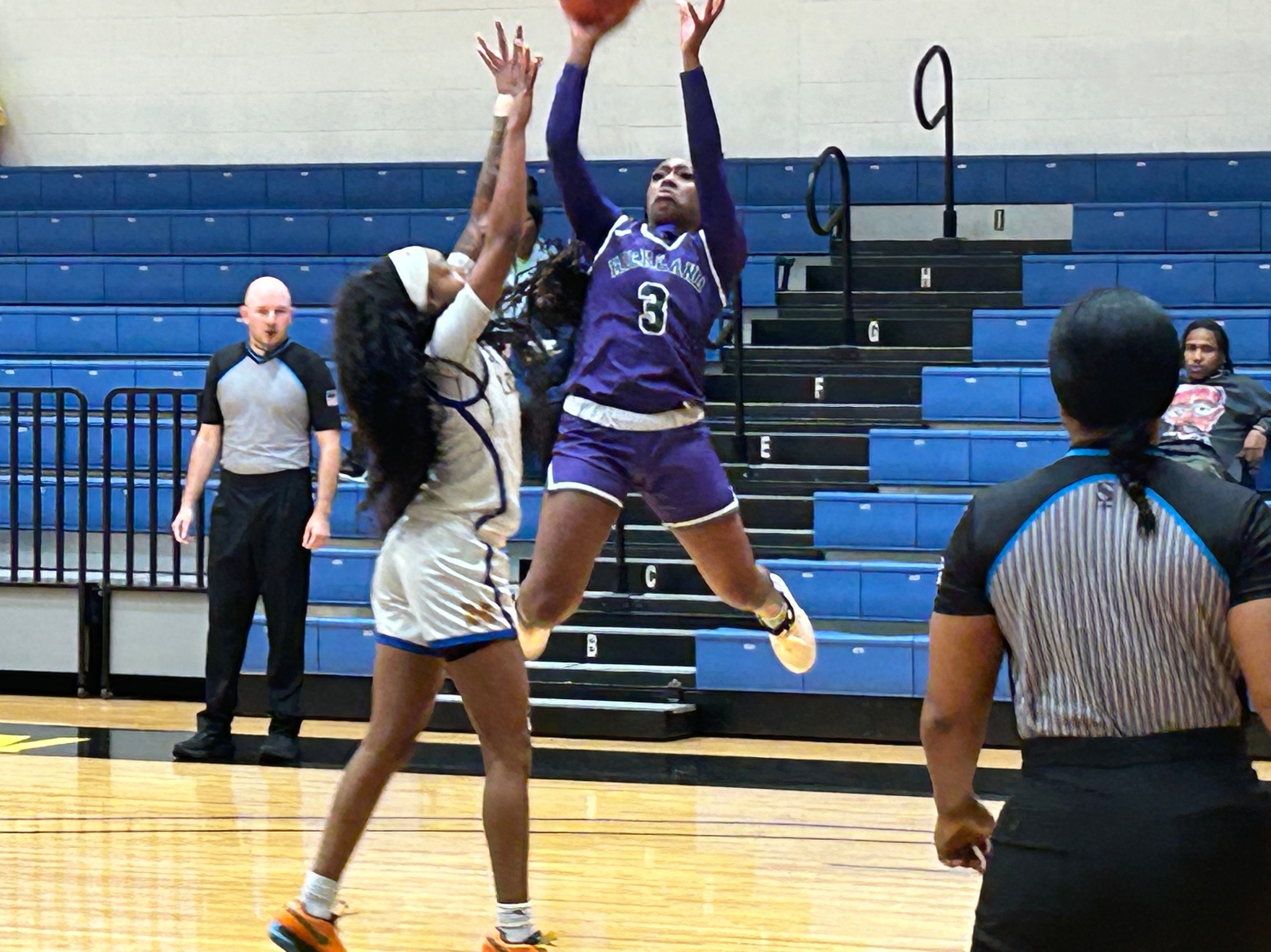 Thunderducks Women's Basketball Upsets No. 14 Dallas College Mountain View